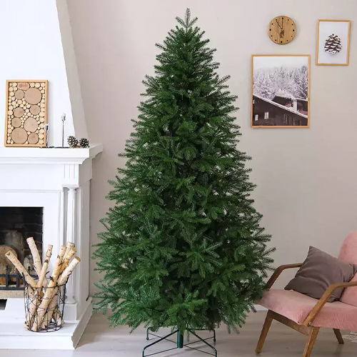 В наличии искусственные ёлки. Готовимся к Новому Году!